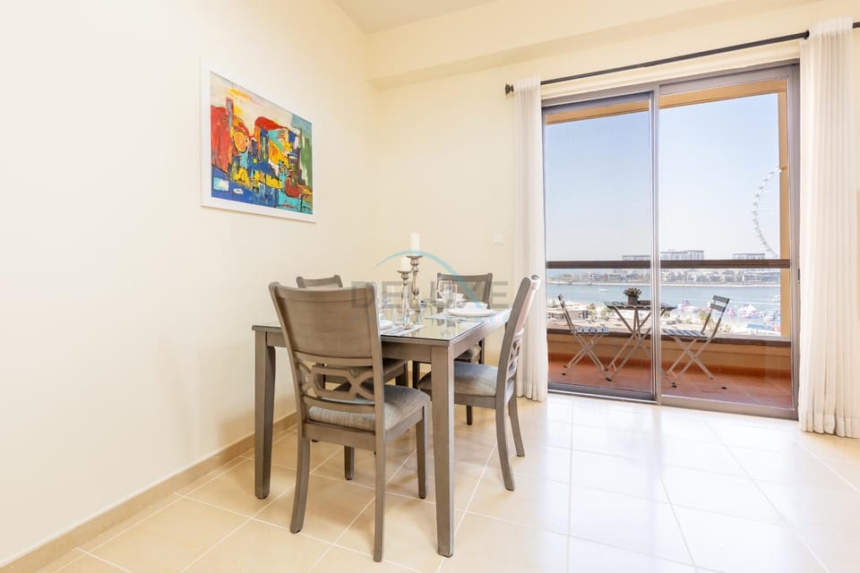 View (from property/room), Dining area, Landmark view, Sea view