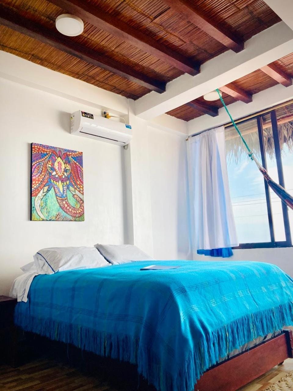 Bed, Photo of the whole room, Bedroom, air conditioner