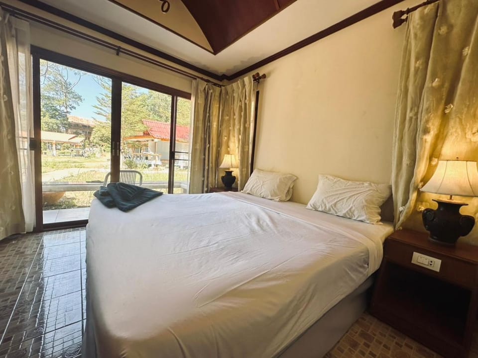 Villa Beside Swiming Pool With Garden View Villa in Ko Chang