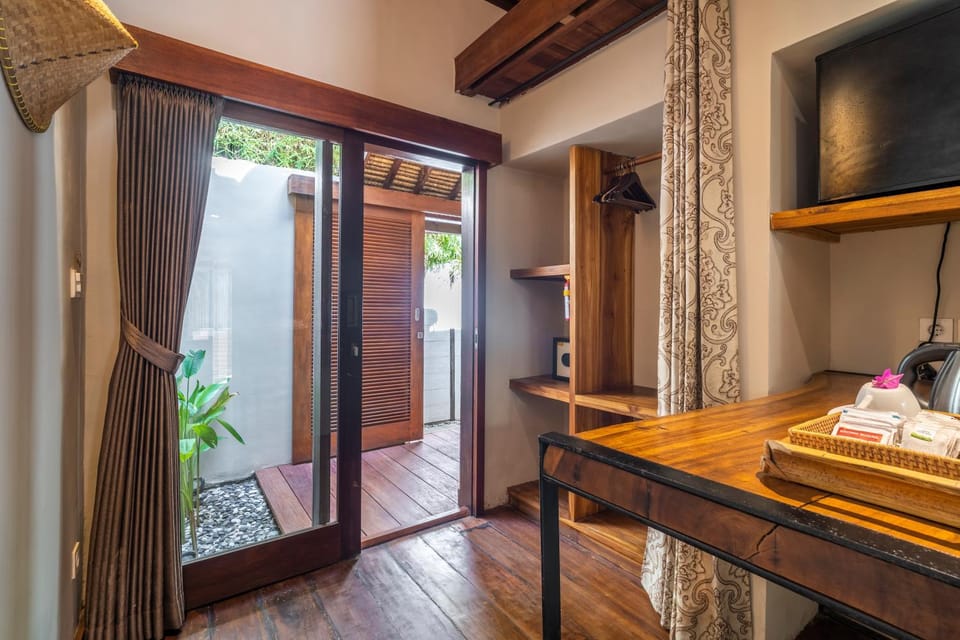 Facade/entrance, Coffee/tea facilities, safe, wardrobe