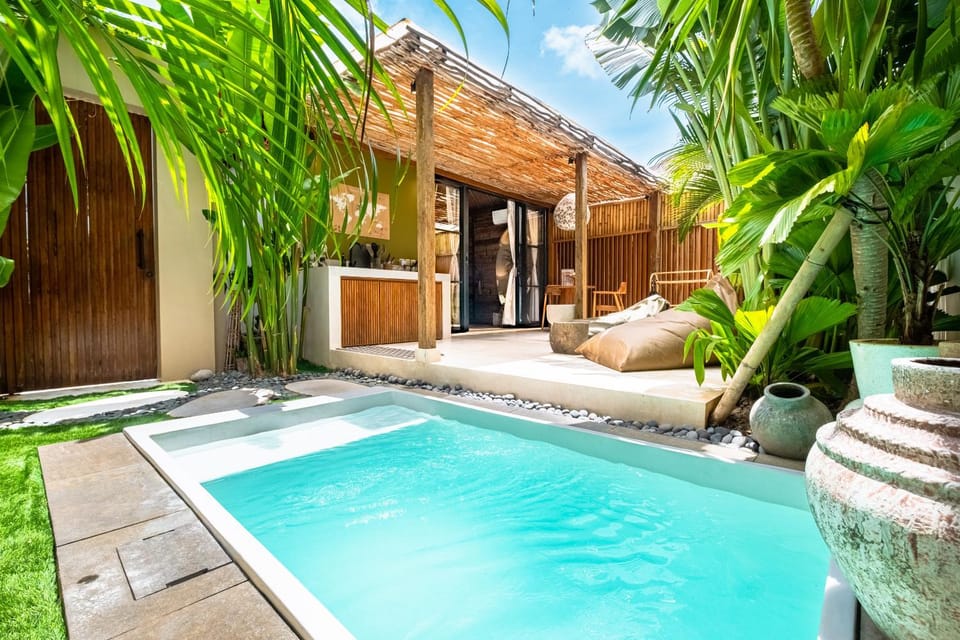 Property building, Swimming pool