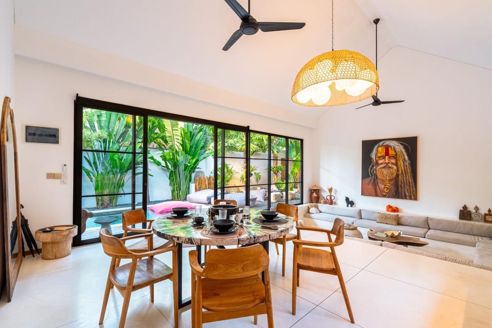 Living room, Dining area