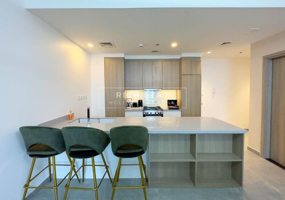 Kitchen or kitchenette, oven, stove, toaster