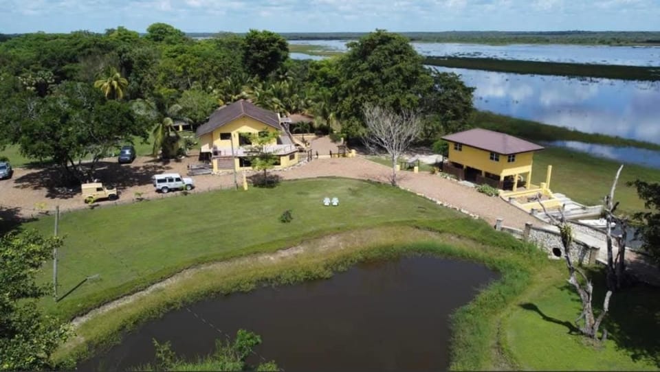 CROOКED TREE LODGE Belize Hotel in Belize District