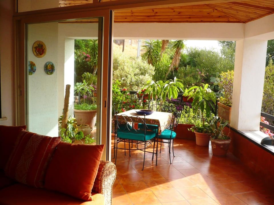 Patio, Spring, Day, Garden, View (from property/room), Balcony/Terrace, Living room, Seating area, Dining area, Garden view