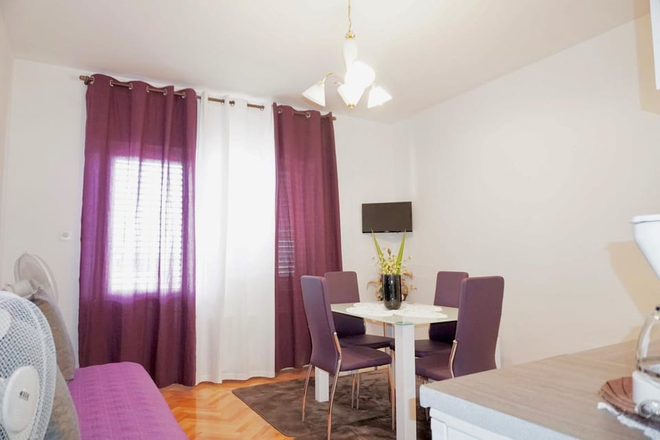 House Mariposa Trogir-Seget Apartment in Trogir