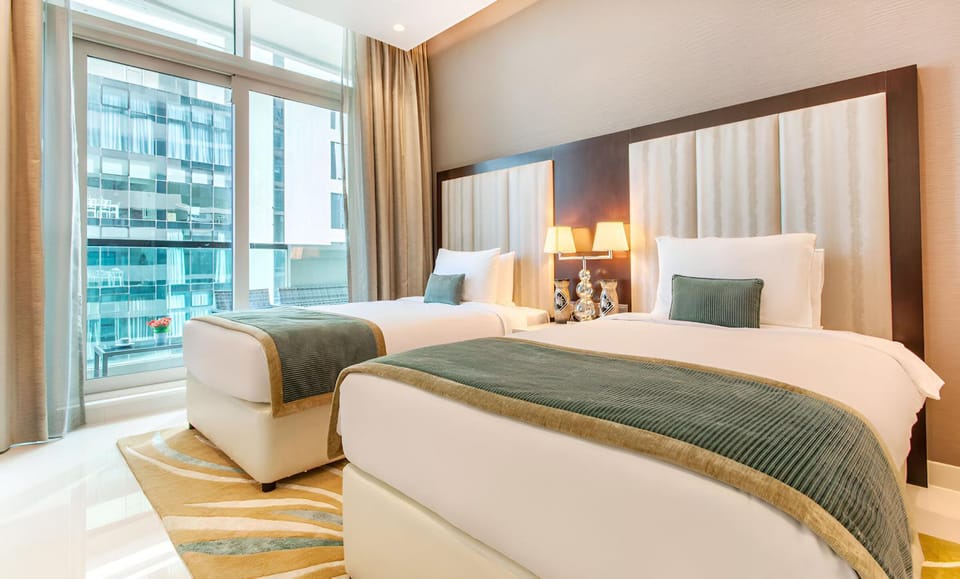 Nice 2 Bedroom Apartment! 5 Minute walk to Dubai Mall! Burj Khalifa View! Apartment in Dubai