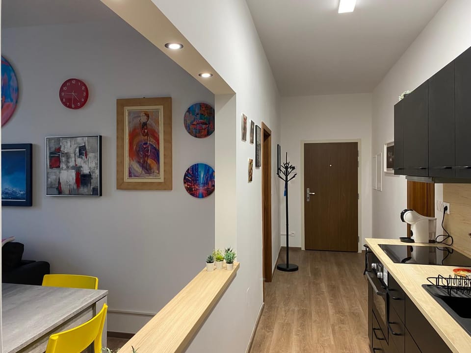 Facade/entrance, Kitchen or kitchenette, Living room, Dining area