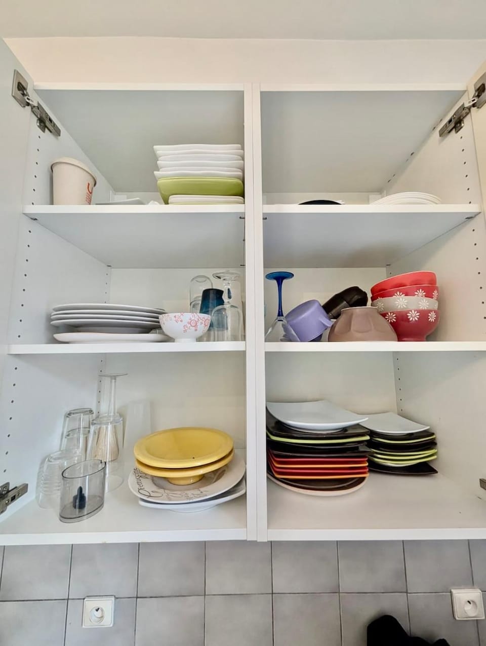 Large 2-bedroom apartment large living room with parking near train station and downtown Apartment in Grenoble