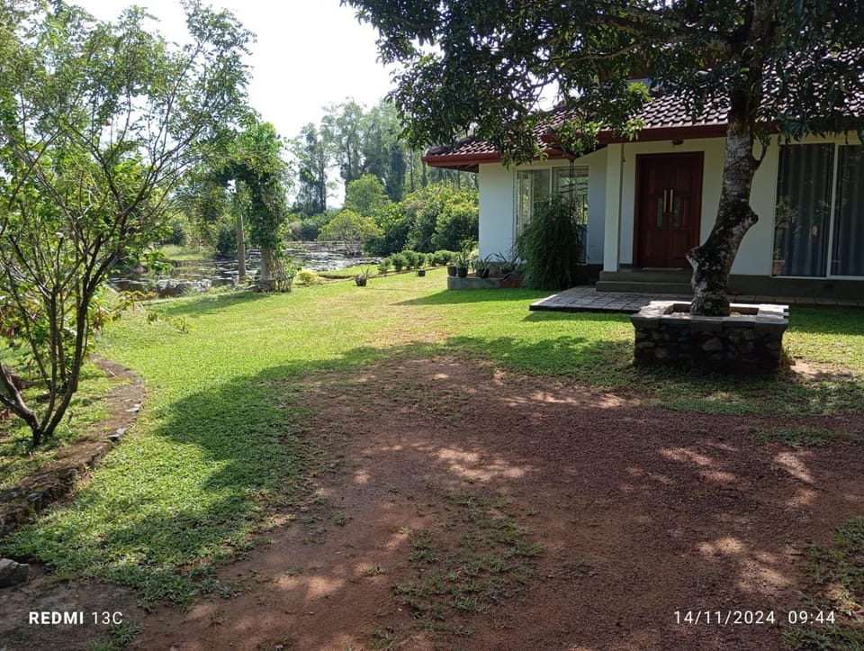 Rukgaha Thotupola Nature Villa at Bolgoda Villa in Western Province