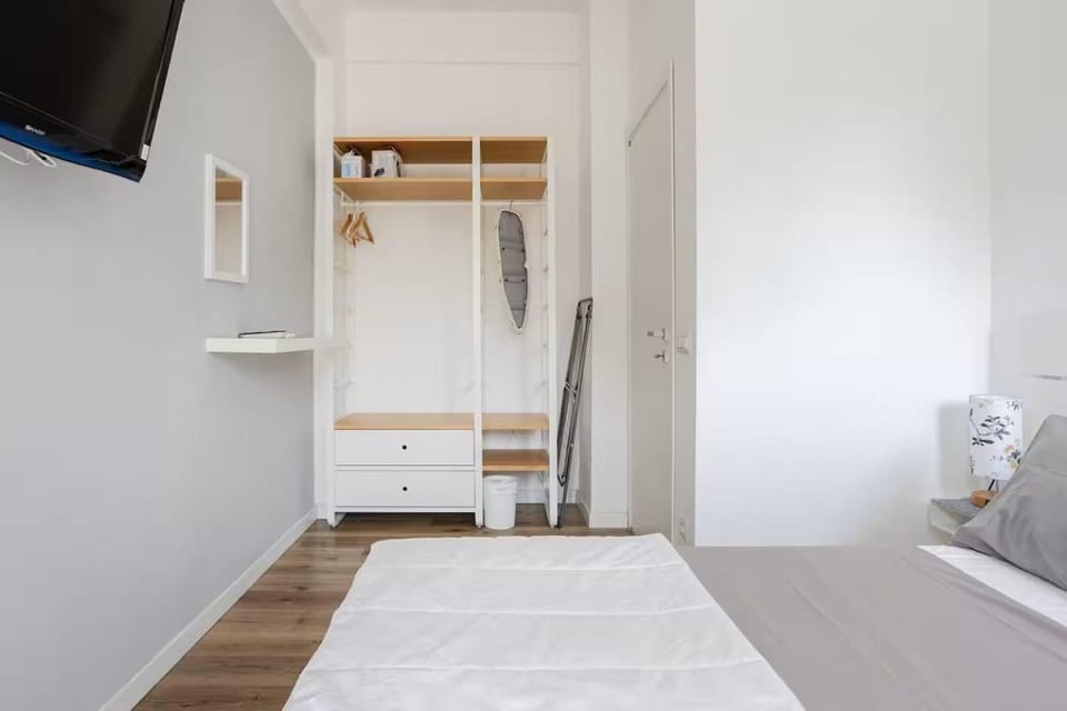 TV and multimedia, Bedroom, flat iron, trouser press