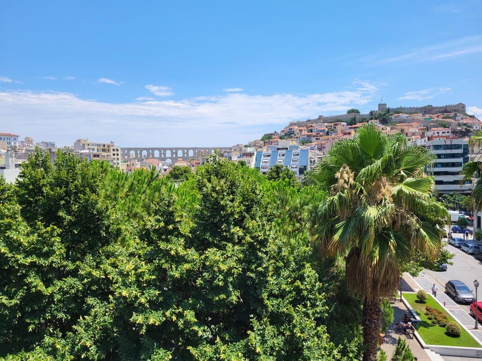 Nearby landmark, Neighbourhood, City view, Street view, Location