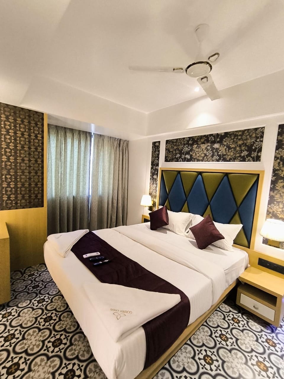 Golden Oasis Suites Hotel in Thane