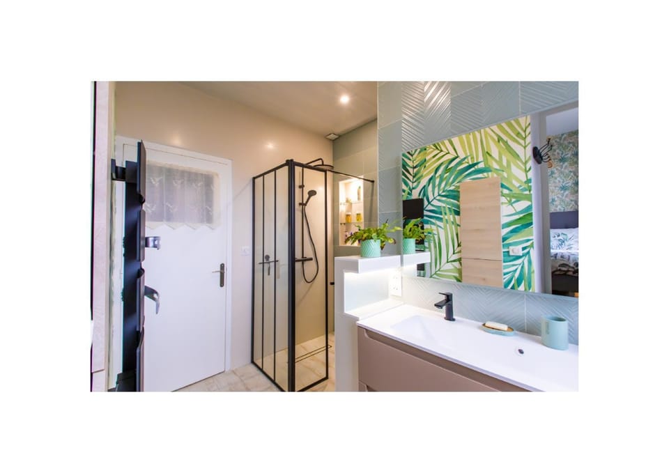 Shower, Bathroom