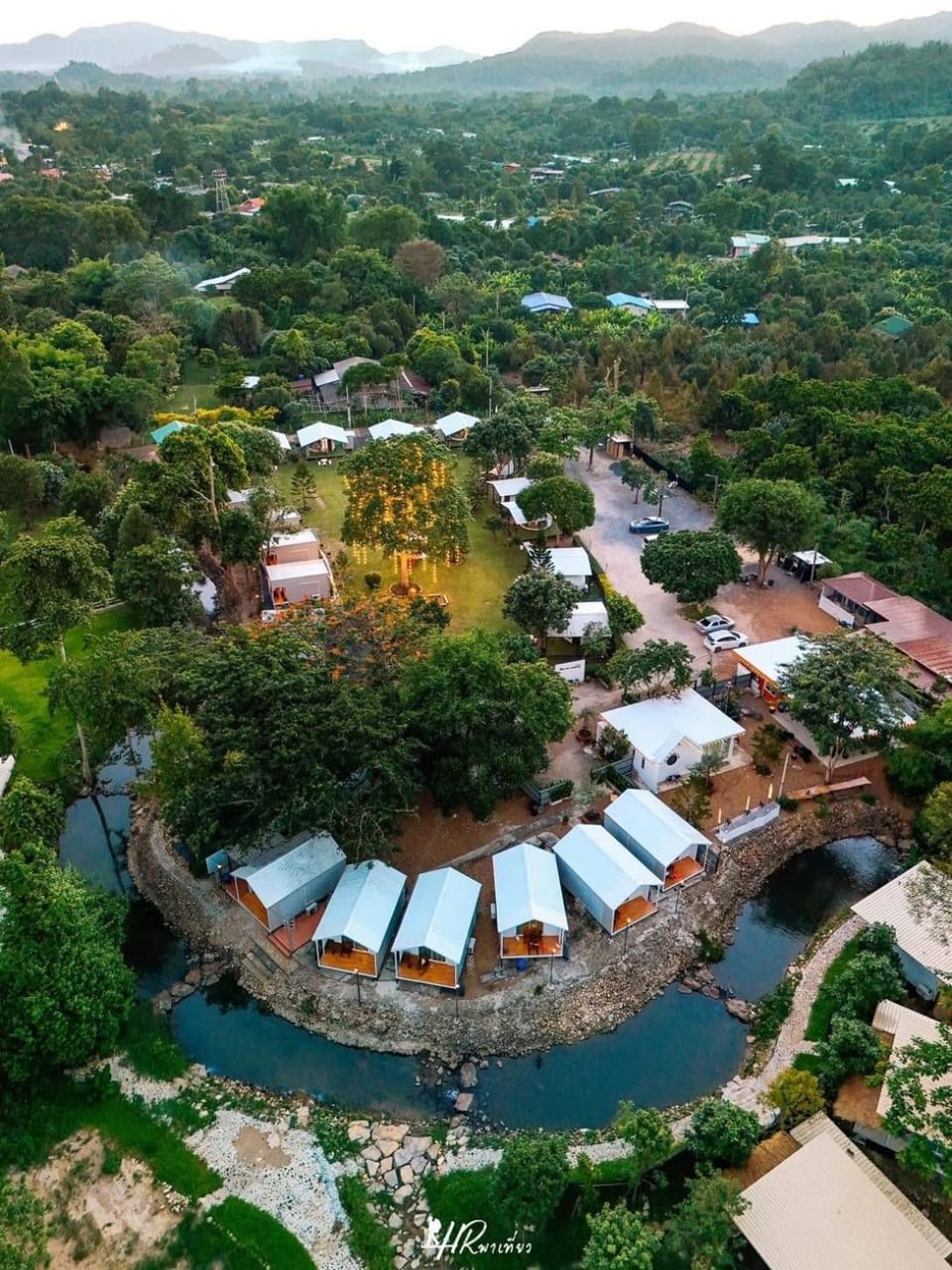 Cha-om camping ชะอม แคมป์ปิ้ง Luxury tent in Thailand