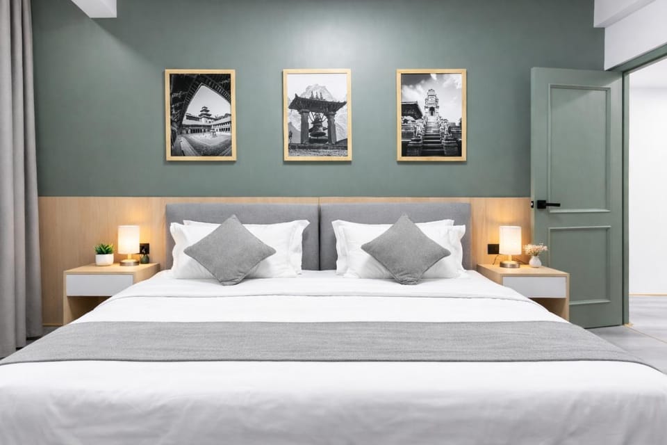 Bed, Photo of the whole room, Bedroom