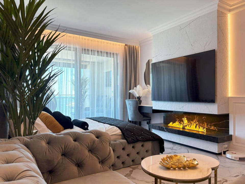 TV and multimedia, Photo of the whole room, Seating area