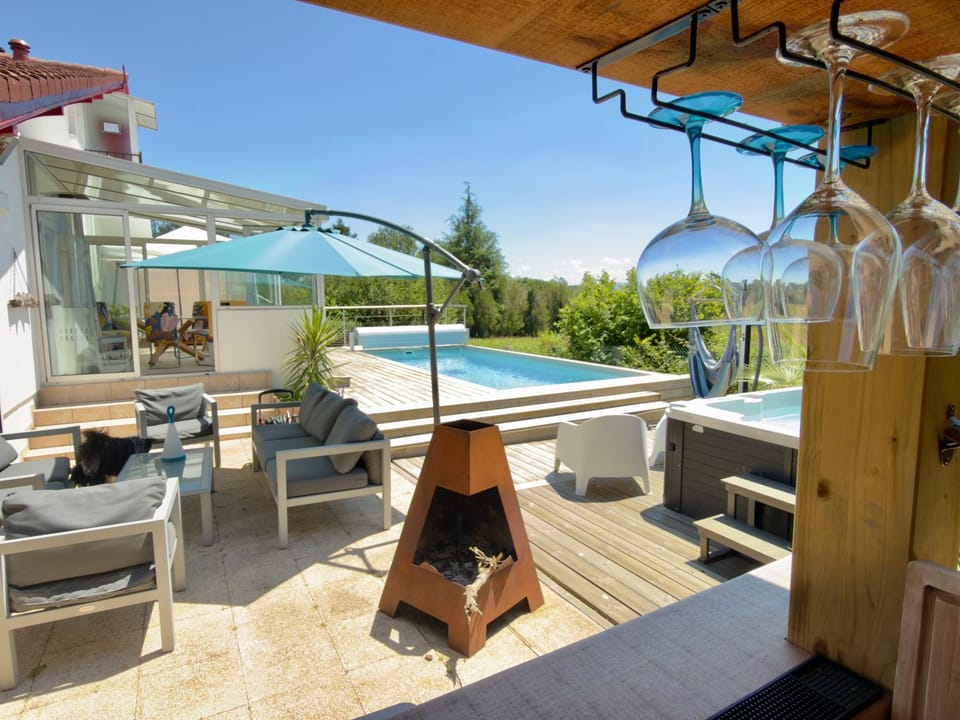 Maison des Chênes 64 - Entire house with Heated Pool & Spa Villa in Tarnos