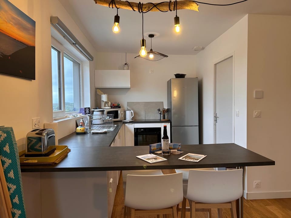 Dining area, kitchen