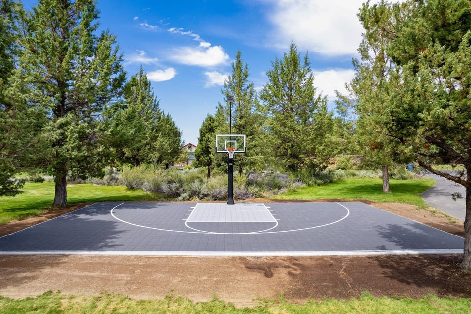 Dara Oaks 5br 3 5bath House in Bend