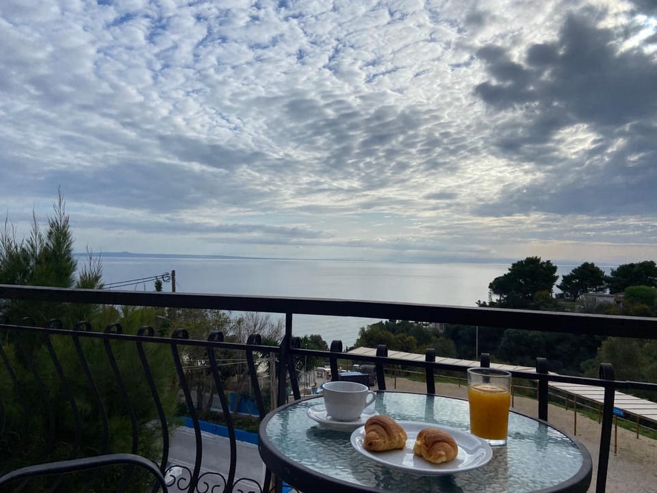 Natural landscape, View (from property/room), Balcony/Terrace, Sea view
