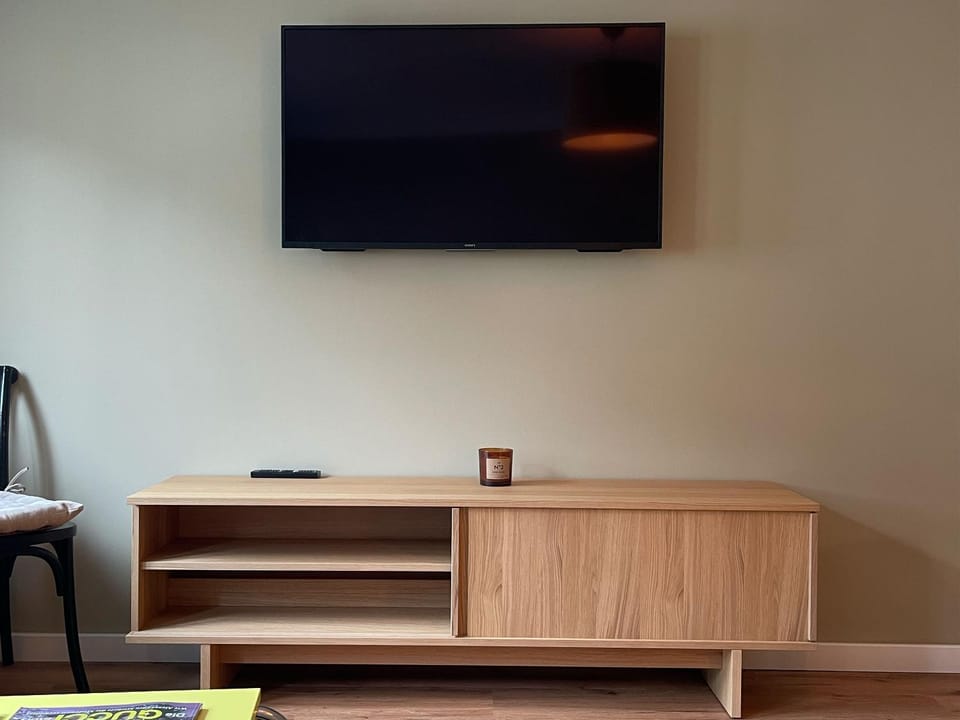 Communal lounge/ TV room, TV and multimedia, Evening entertainment