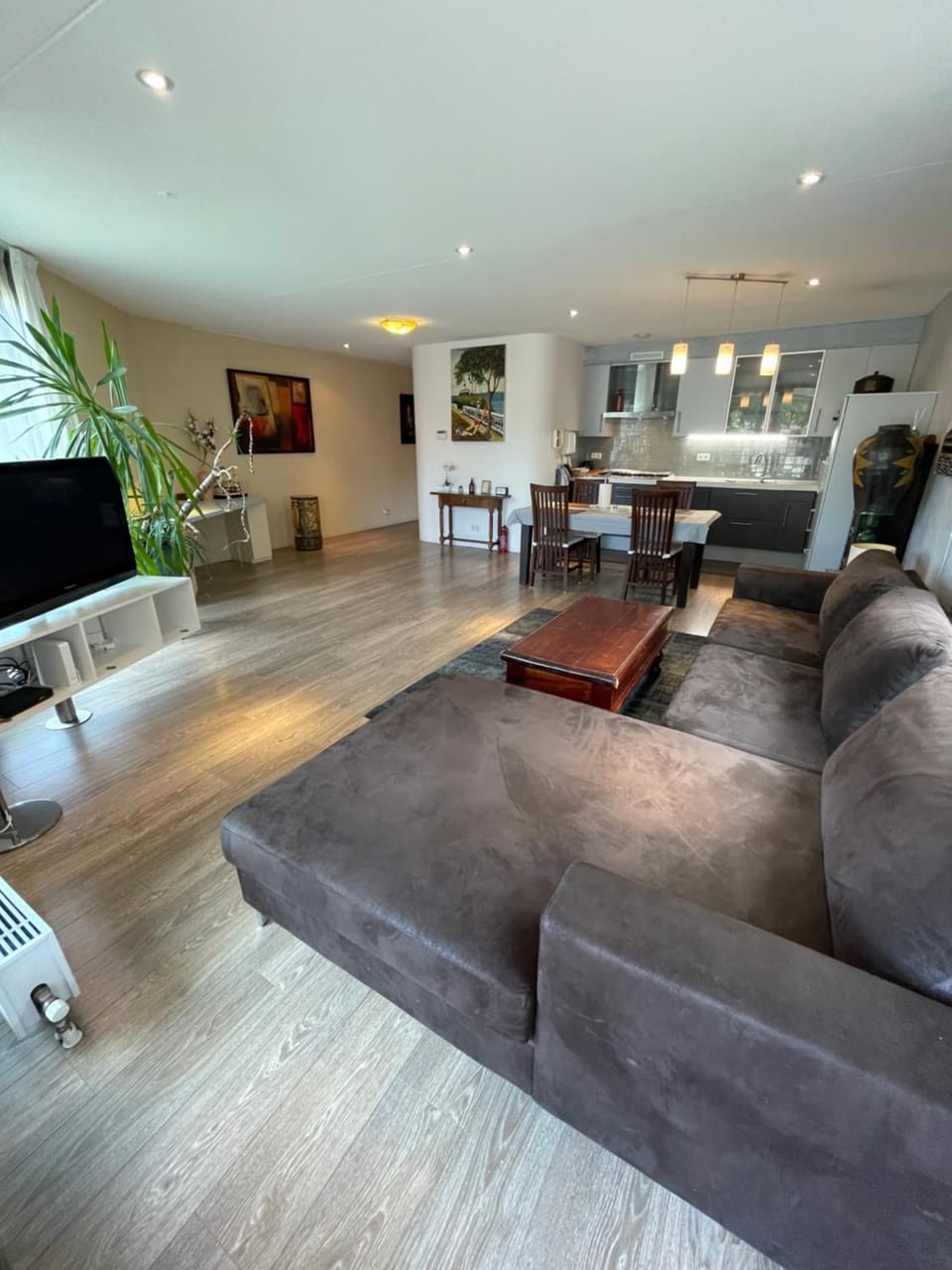 Communal lounge/ TV room, TV and multimedia, Living room, Seating area, Evening entertainment