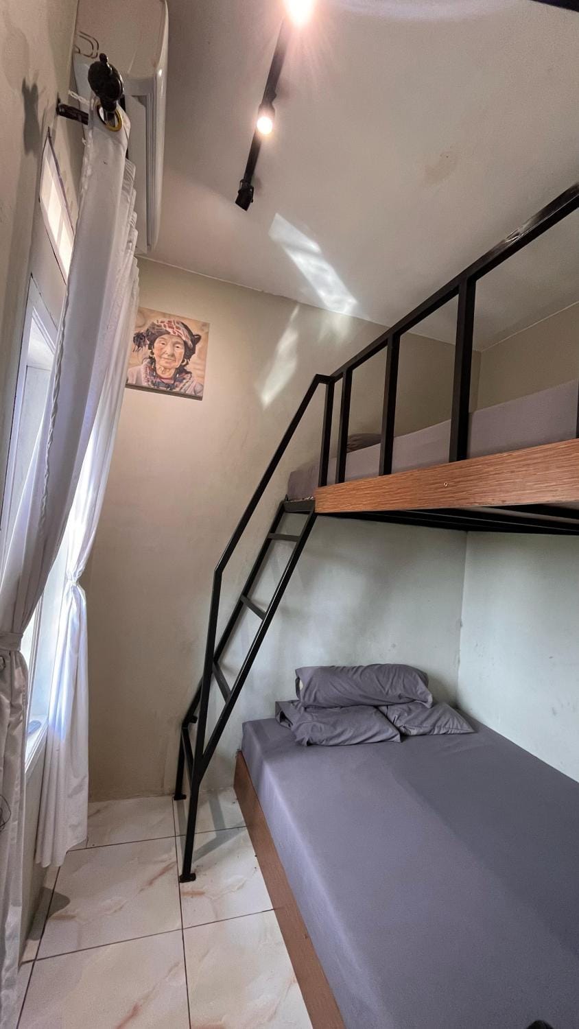 Tiga-tiga Homestay Anyer by villadianyer Capsule hotel in Indonesia