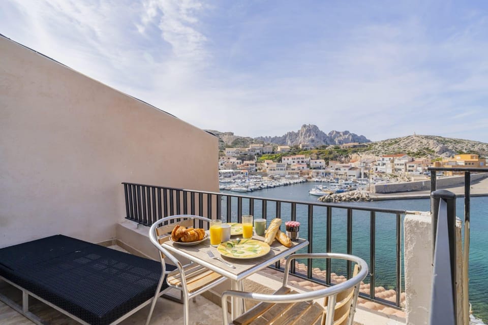 Résidence Les Goudes, appartements accés direct à la plage, vue mer Apartment in Marseille