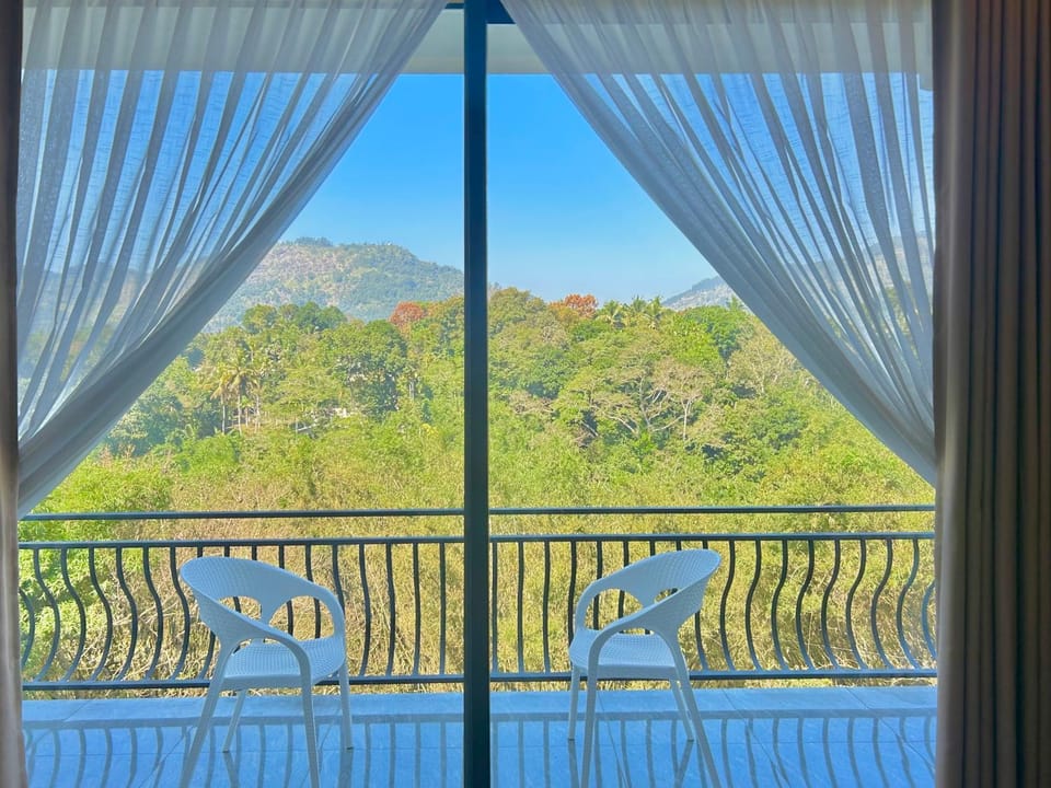 View (from property/room), Balcony/Terrace, River view