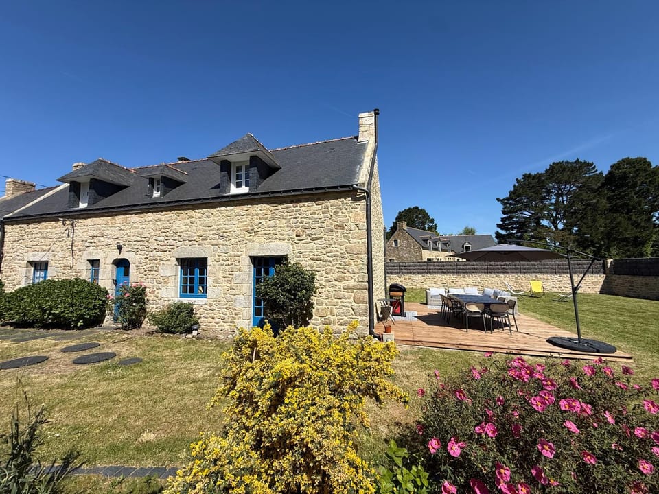 Longère de Kérinis House in Locmariaquer