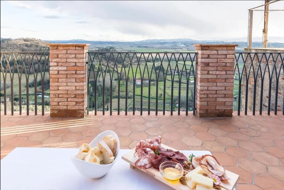 Day, Natural landscape, View (from property/room), Balcony/Terrace, Food and drinks, Food, Mountain view, Continental breakfast, Lunch, Dinner