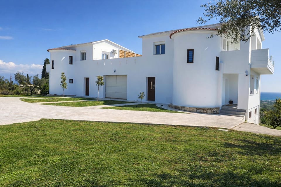 Property building, Day, Natural landscape, Garden, Garden view