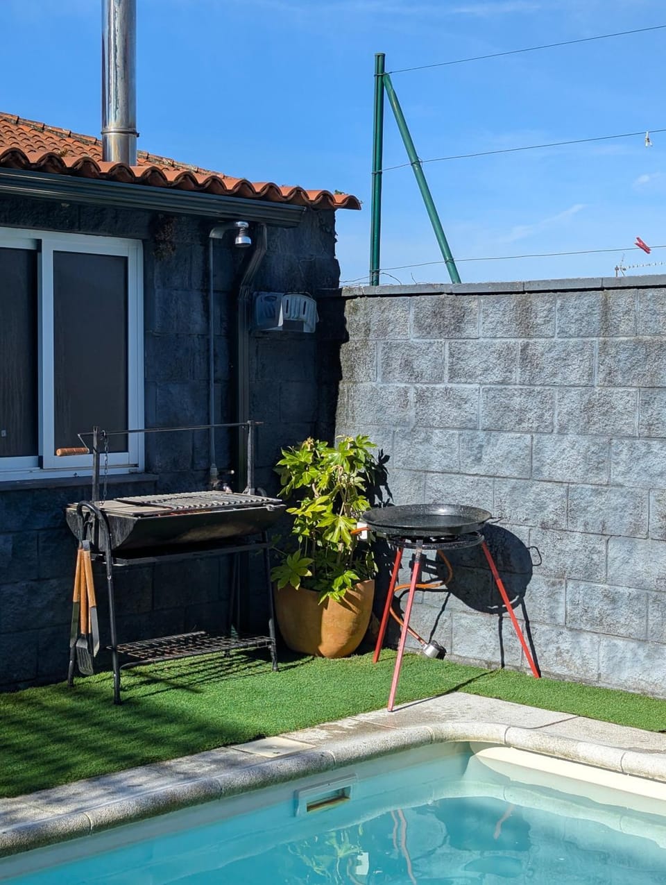 Chalet con piscina a 5 minutos de la playa House in O Salnés