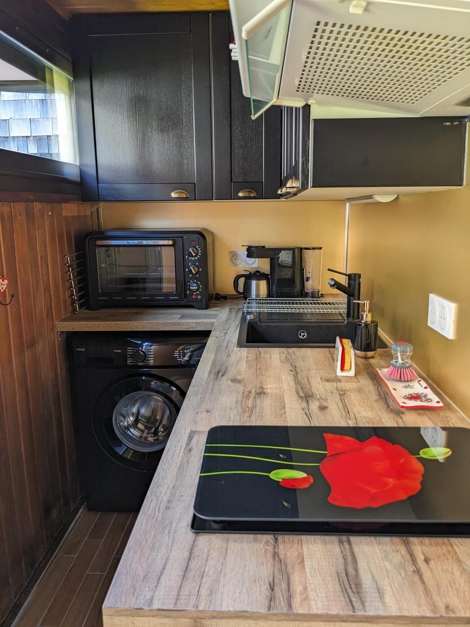 Kitchen or kitchenette, oven, stove, toaster