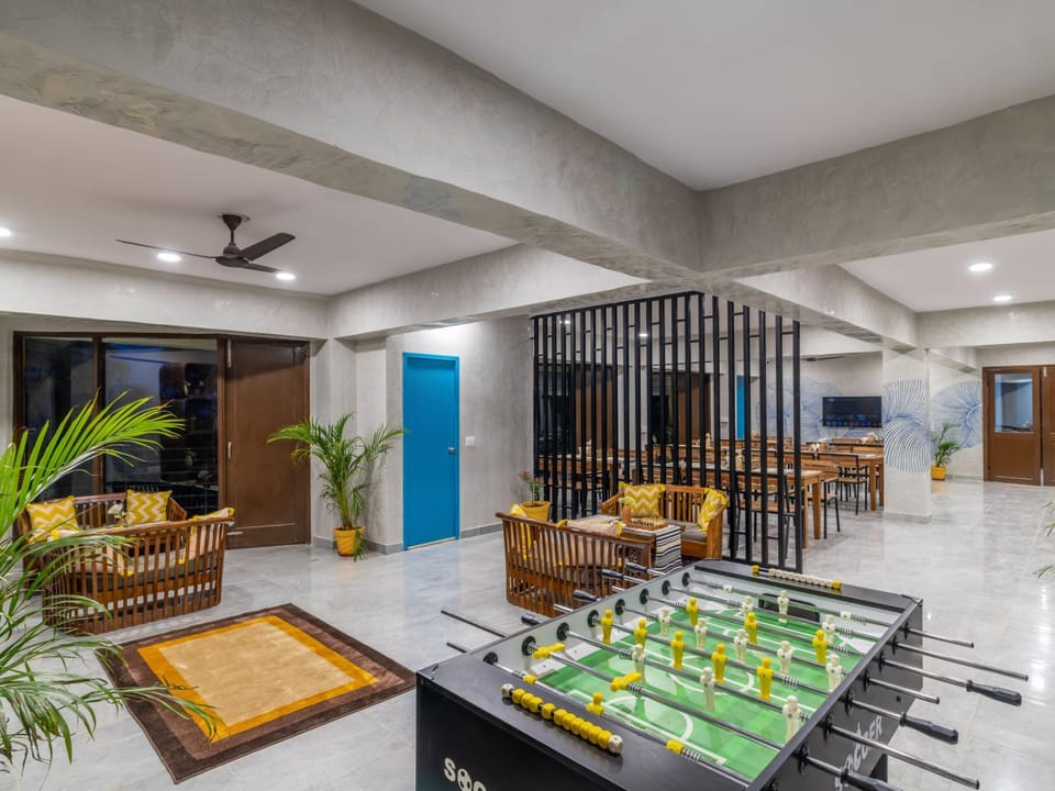 Day, Game Room, Lobby or reception