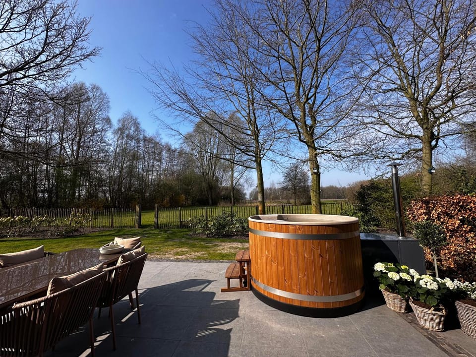 Hot Tub, Hot Tub, View (from property/room), View (from property/room)