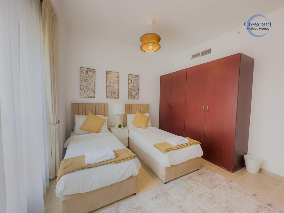 Bed, Photo of the whole room, Bedroom, towels, wardrobe, air conditioner