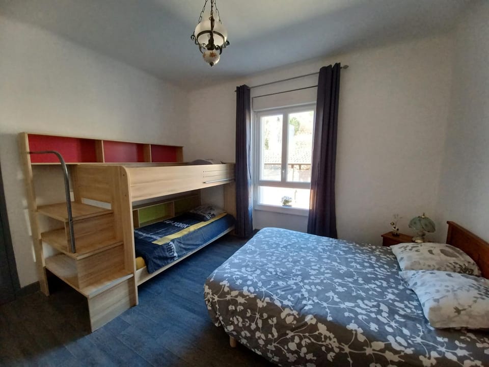 Bed, Bedroom, bunk bed