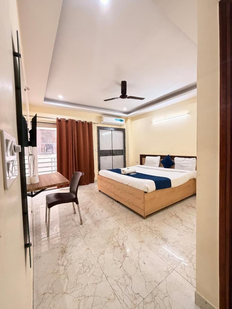 Bed, Balcony/Terrace, Bedroom, City view