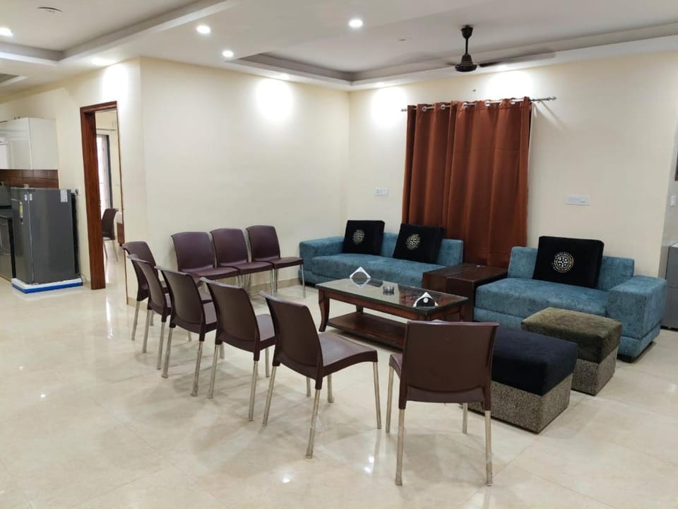 Communal lounge/ TV room, Lobby or reception