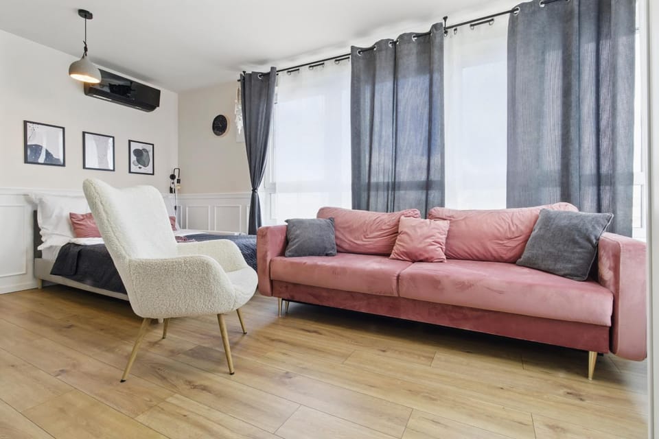 Living room, Seating area, air conditioner