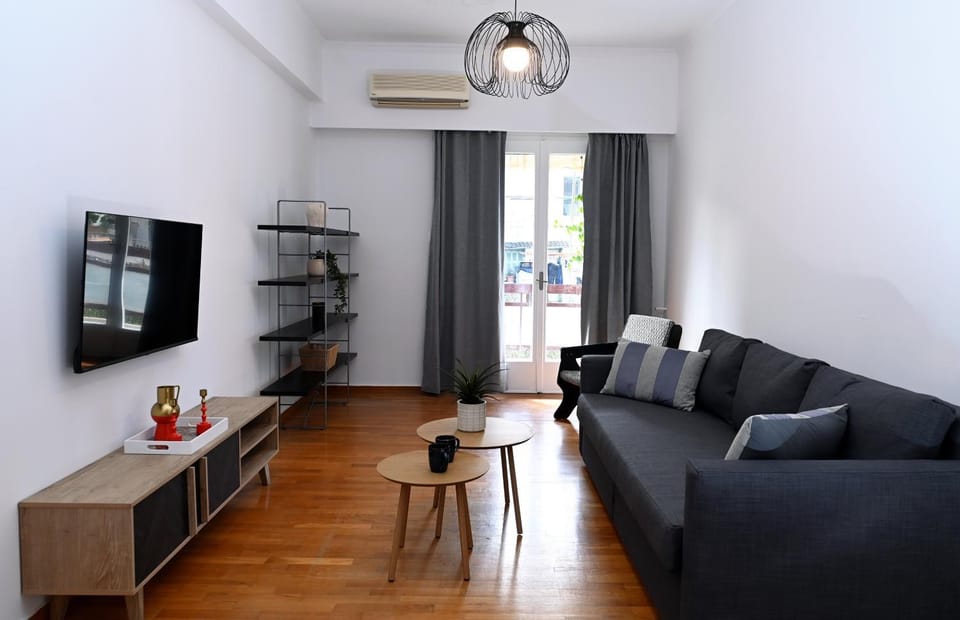 TV and multimedia, Balcony/Terrace, Living room, Seating area