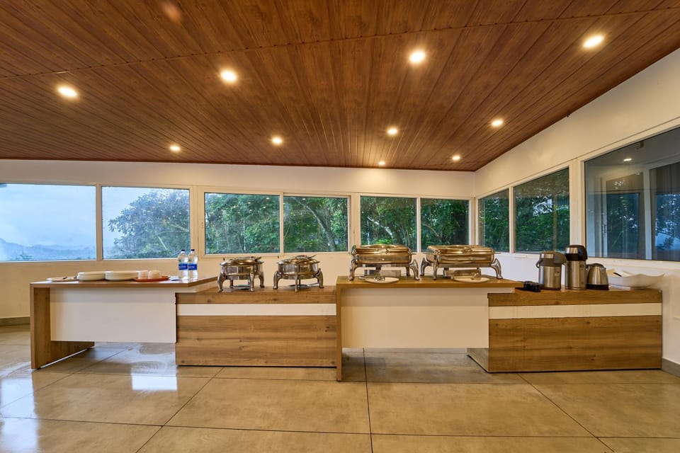 Dining area, Breakfast