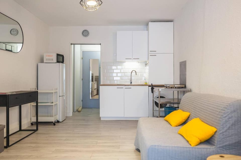 Kitchen or kitchenette, Living room