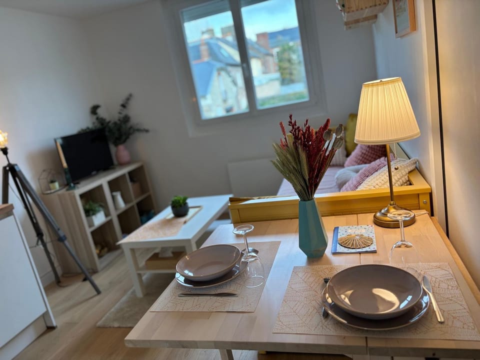 Living room, Photo of the whole room, Dining area