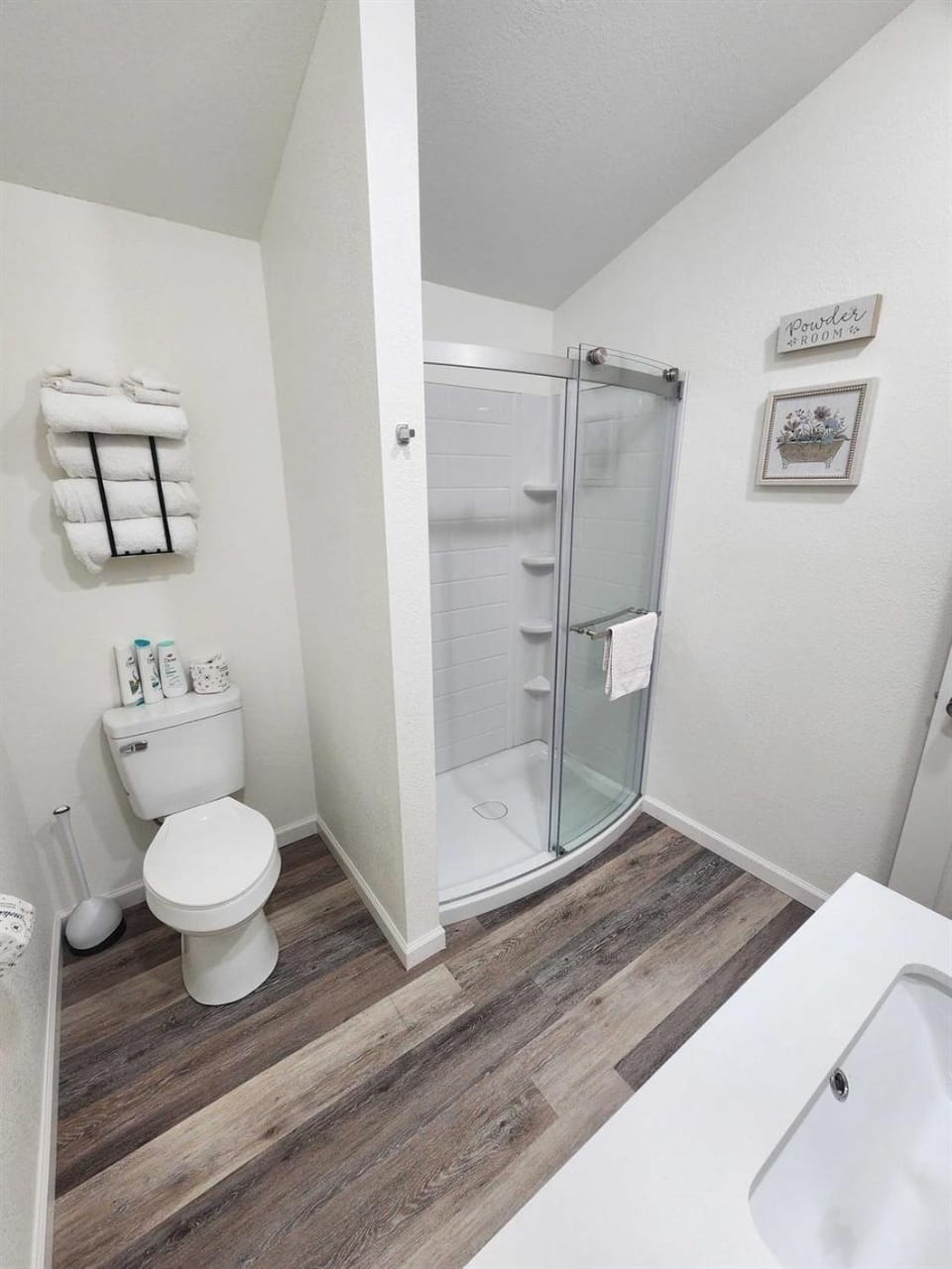 Shower, Toilet, Bathroom, towels