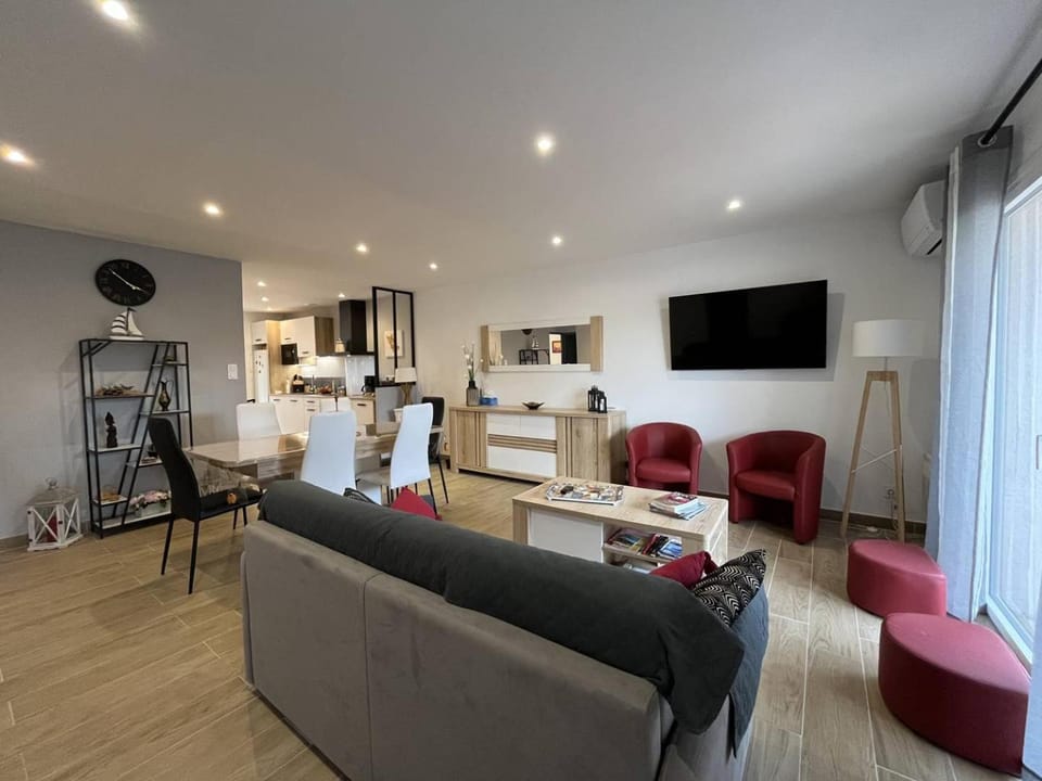 Villa de charme plain pied 3 chambres décorée avec goût bel extérieur Villa in Canet-en-Roussillon