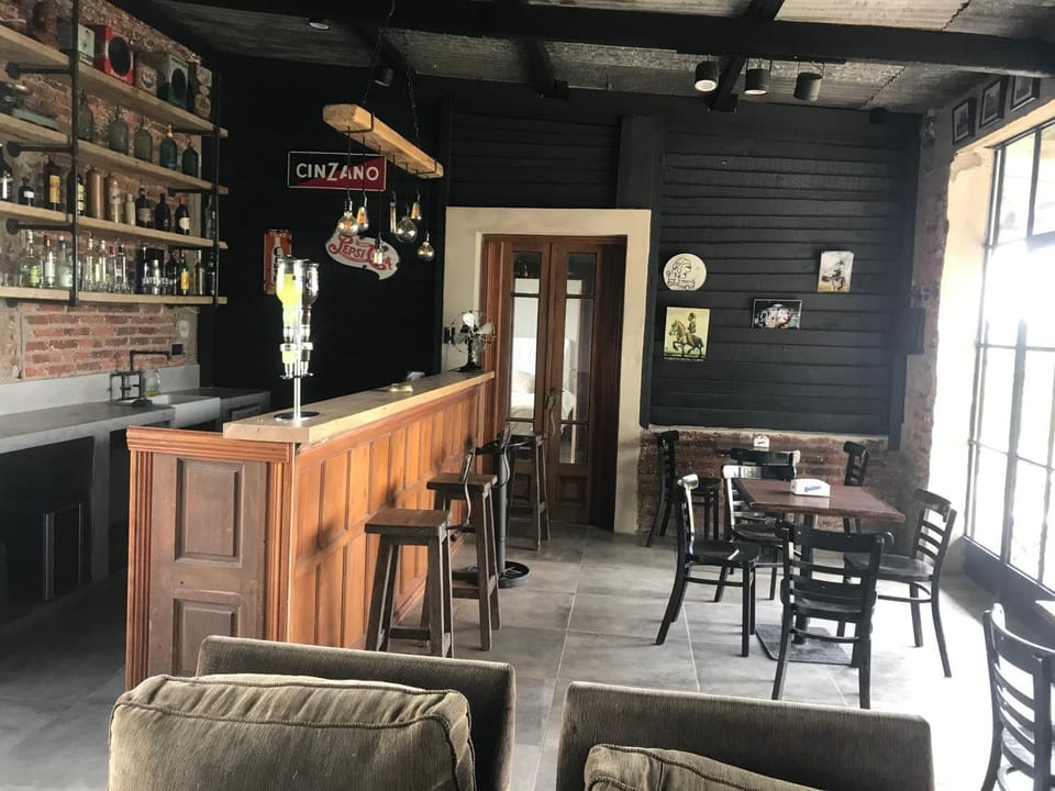 Living room, Lounge or bar