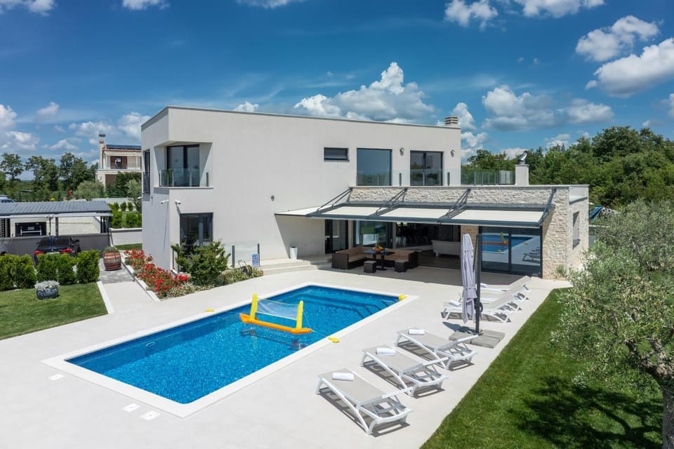 Property building, Patio, Garden, Swimming pool
